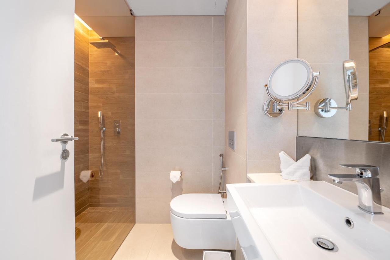 Spectacular 3 Bedroom Condo With Maids Room Facing The Dubai Eye Exterior foto