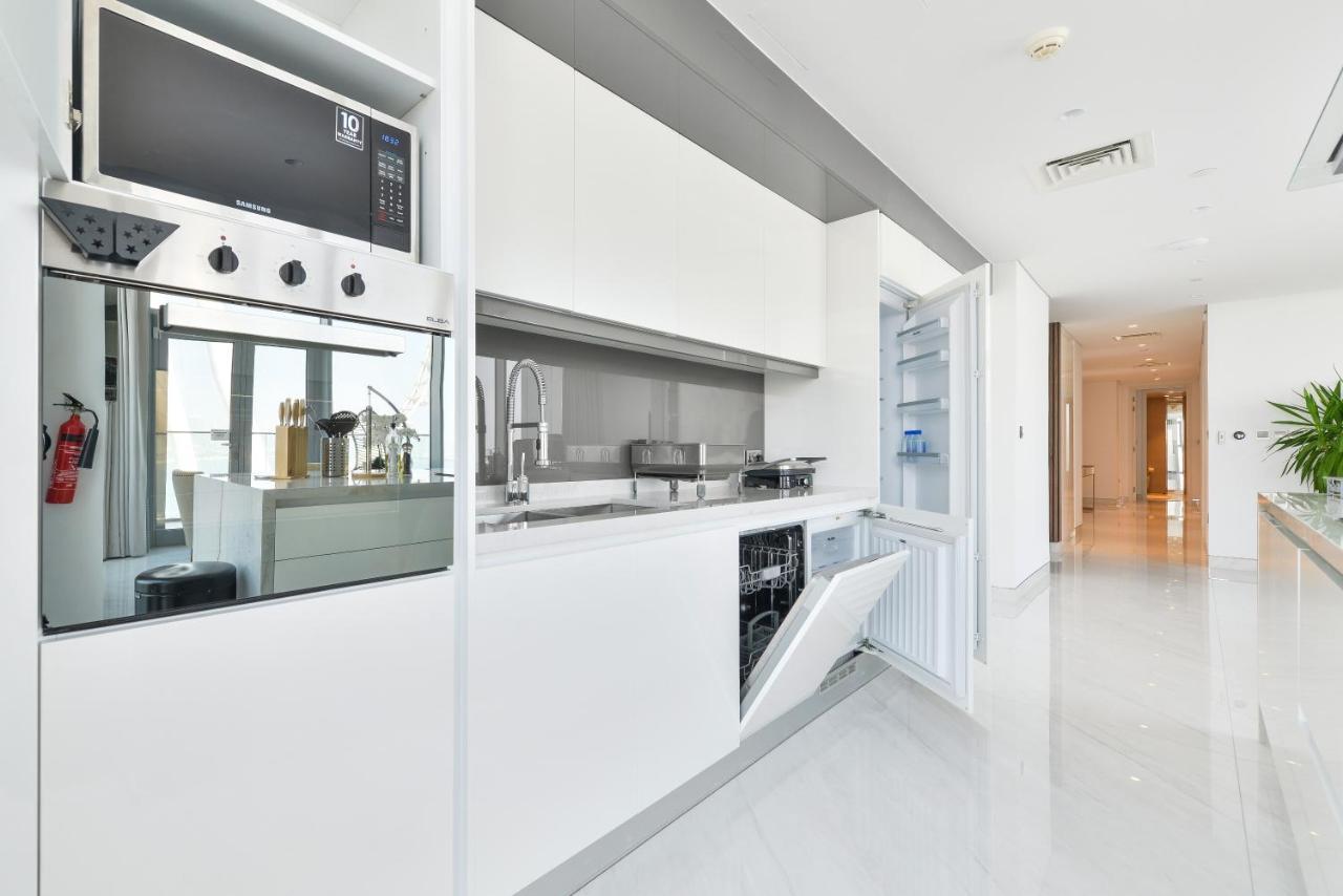 Spectacular 3 Bedroom Condo With Maids Room Facing The Dubai Eye Exterior foto